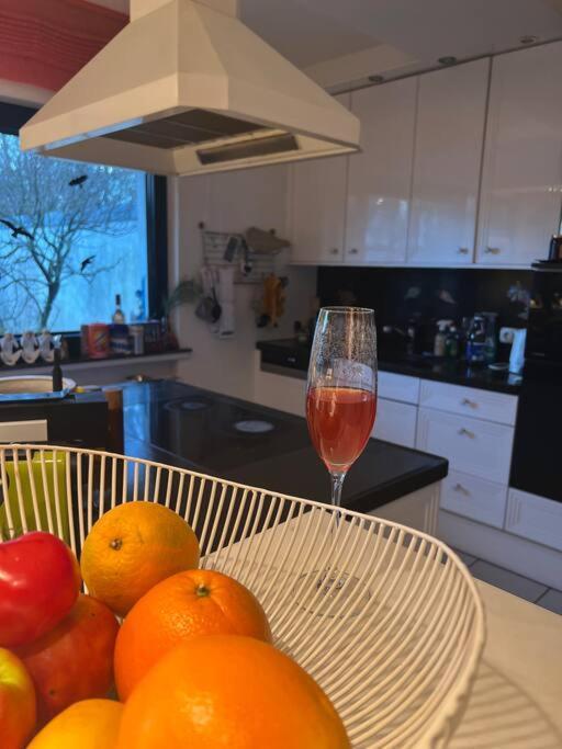 Villa Casa Blanca Mit Privatem Schwimmbad 26 Grad Und Sauna Duisburg Luaran gambar