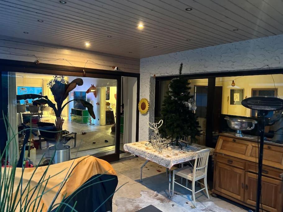 Villa Casa Blanca Mit Privatem Schwimmbad 26 Grad Und Sauna Duisburg Luaran gambar