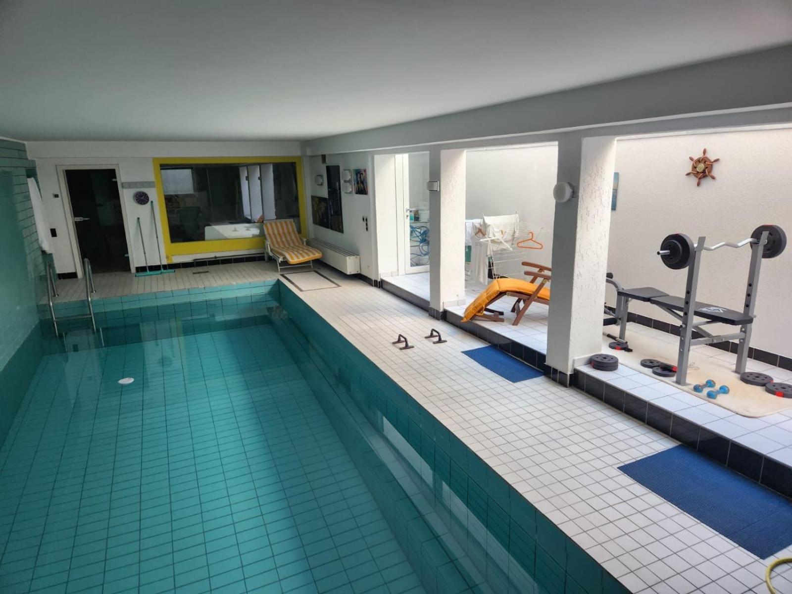 Villa Casa Blanca Mit Privatem Schwimmbad 26 Grad Und Sauna Duisburg Luaran gambar