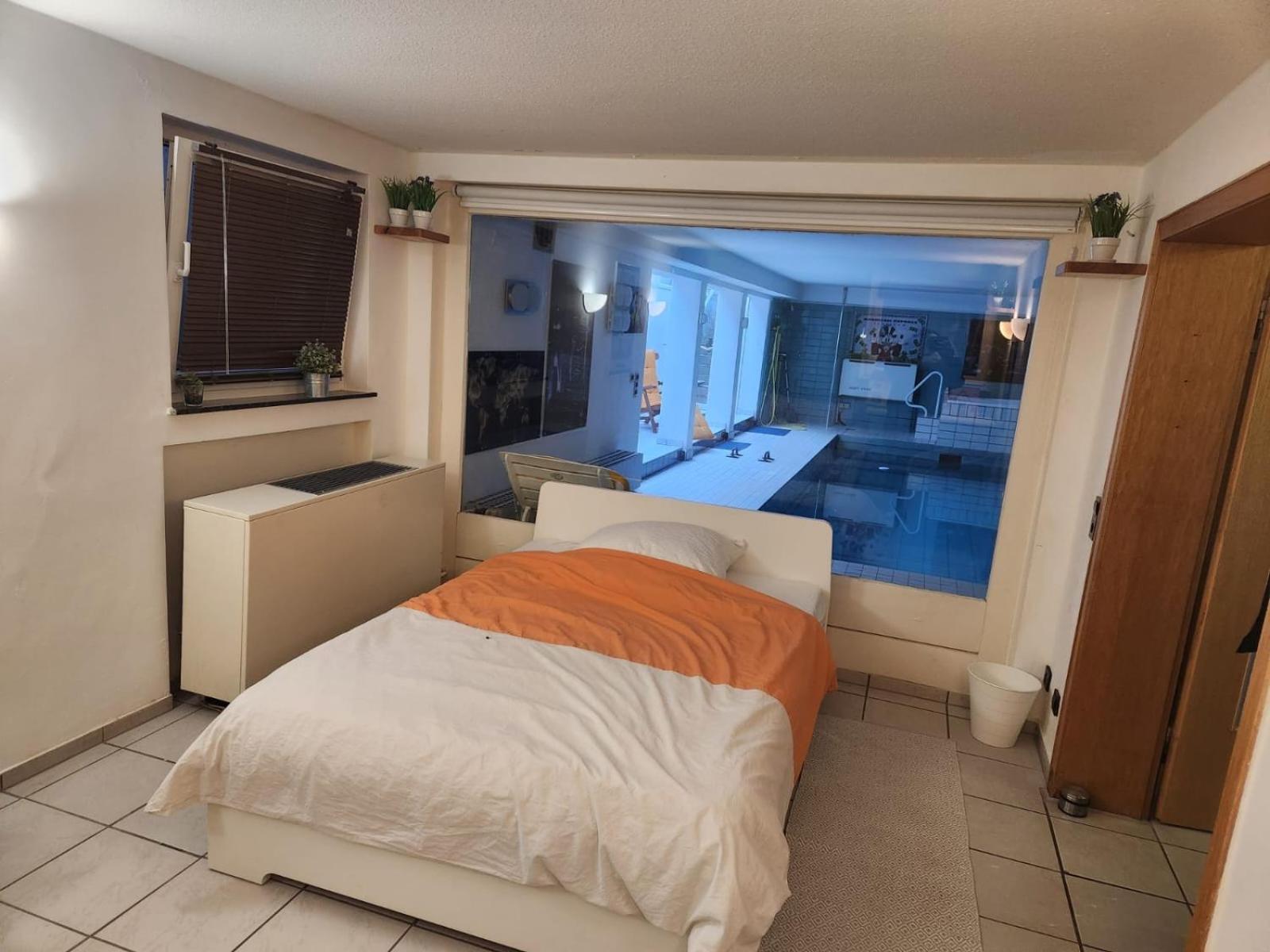 Villa Casa Blanca Mit Privatem Schwimmbad 26 Grad Und Sauna Duisburg Luaran gambar