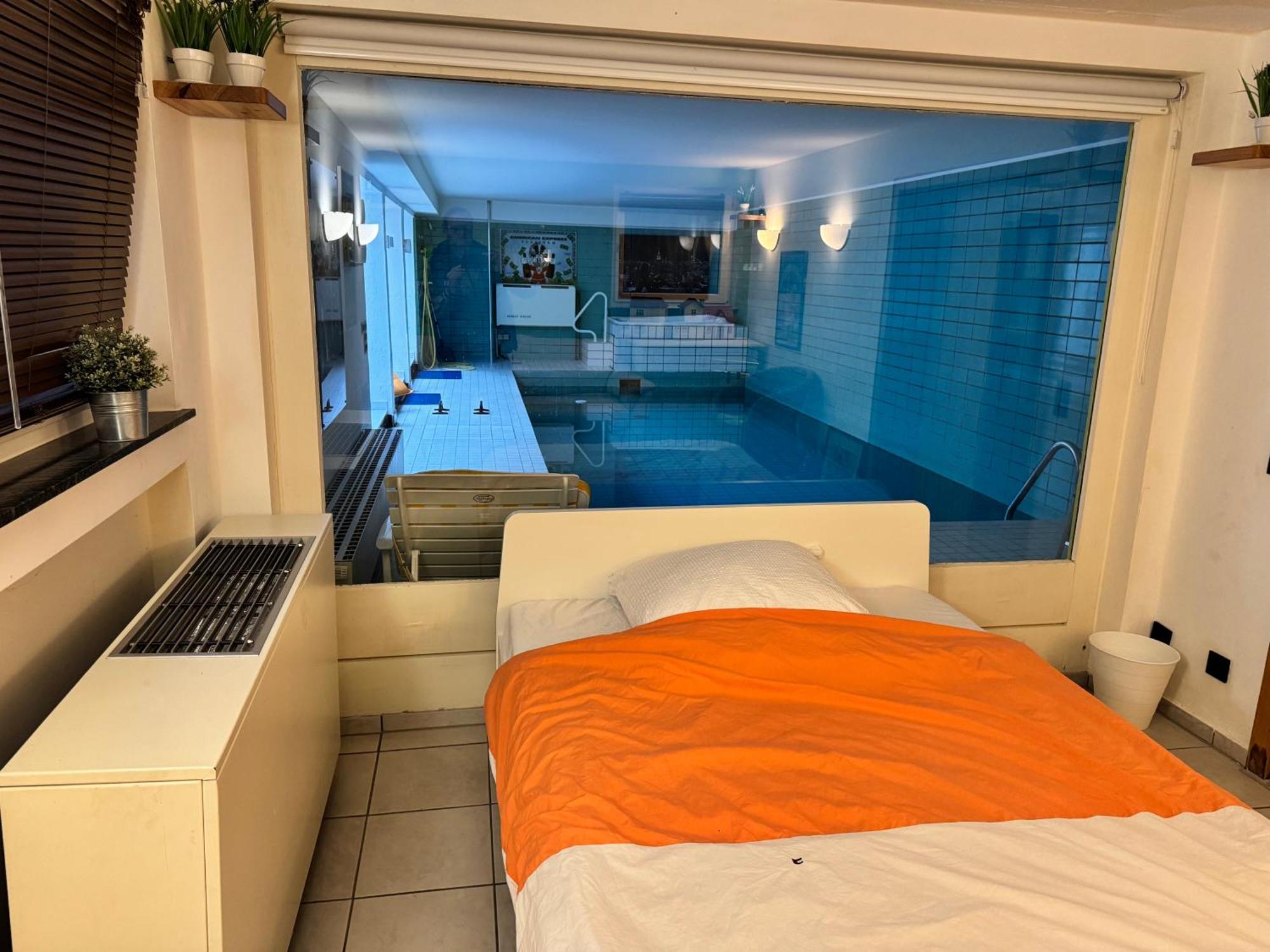 Villa Casa Blanca Mit Privatem Schwimmbad 26 Grad Und Sauna Duisburg Luaran gambar